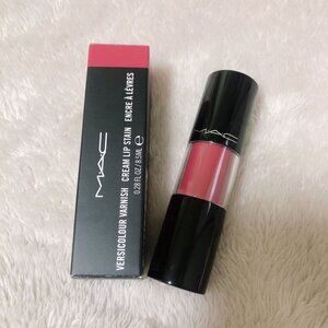 M.A.C Versicolour Varnish Cream Lip Stain  - 104 Stuck in Love